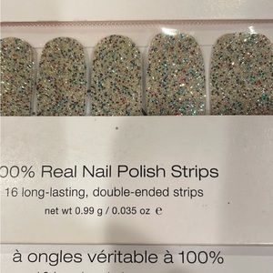 NEW!  All the Jingle Ladies Color Street Nail Polish